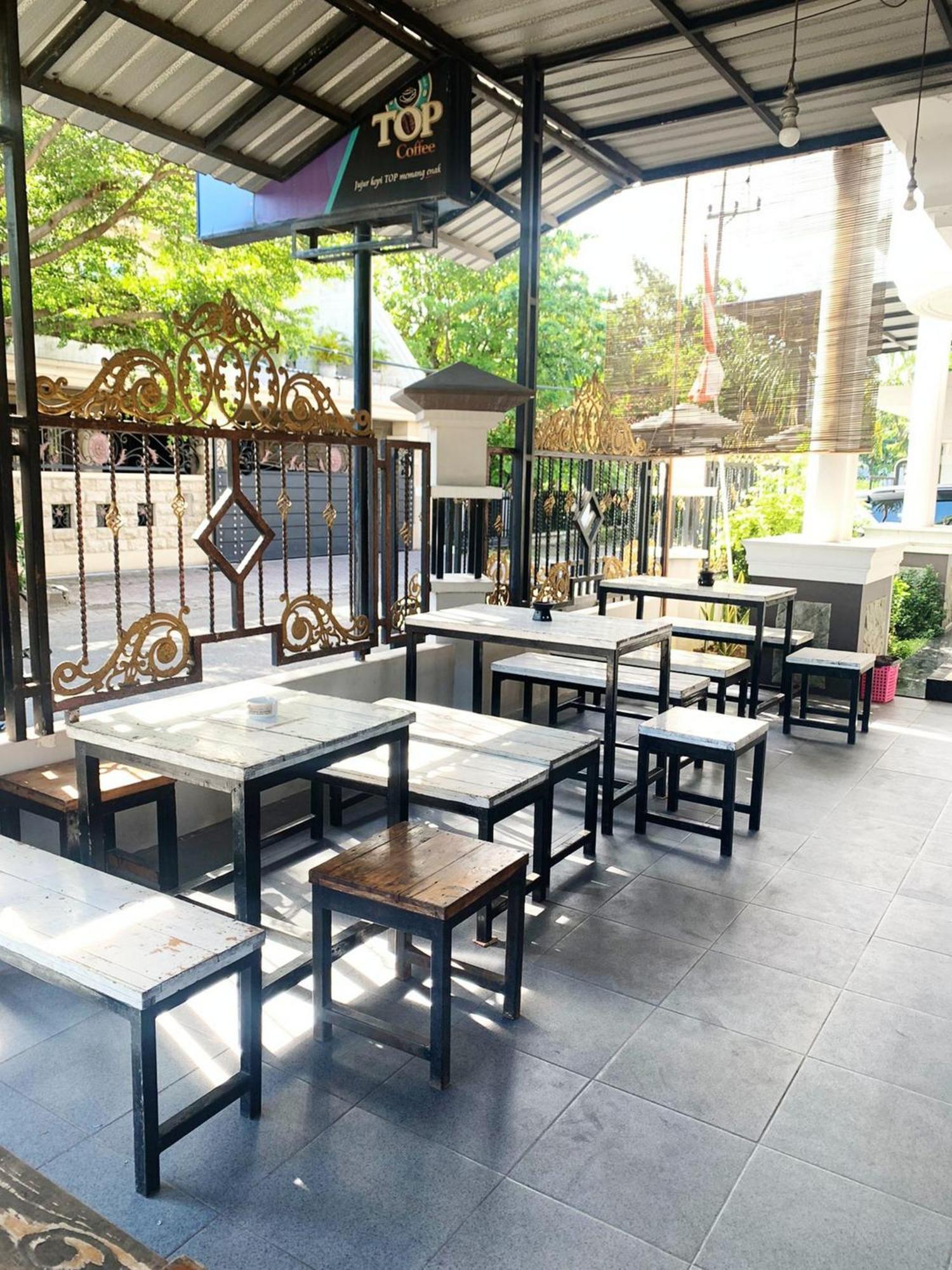 מלון סוראבאיה Tjahaja Baroe Syariah Mitra Reddoorz At Dukuh Kupang מראה חיצוני תמונה